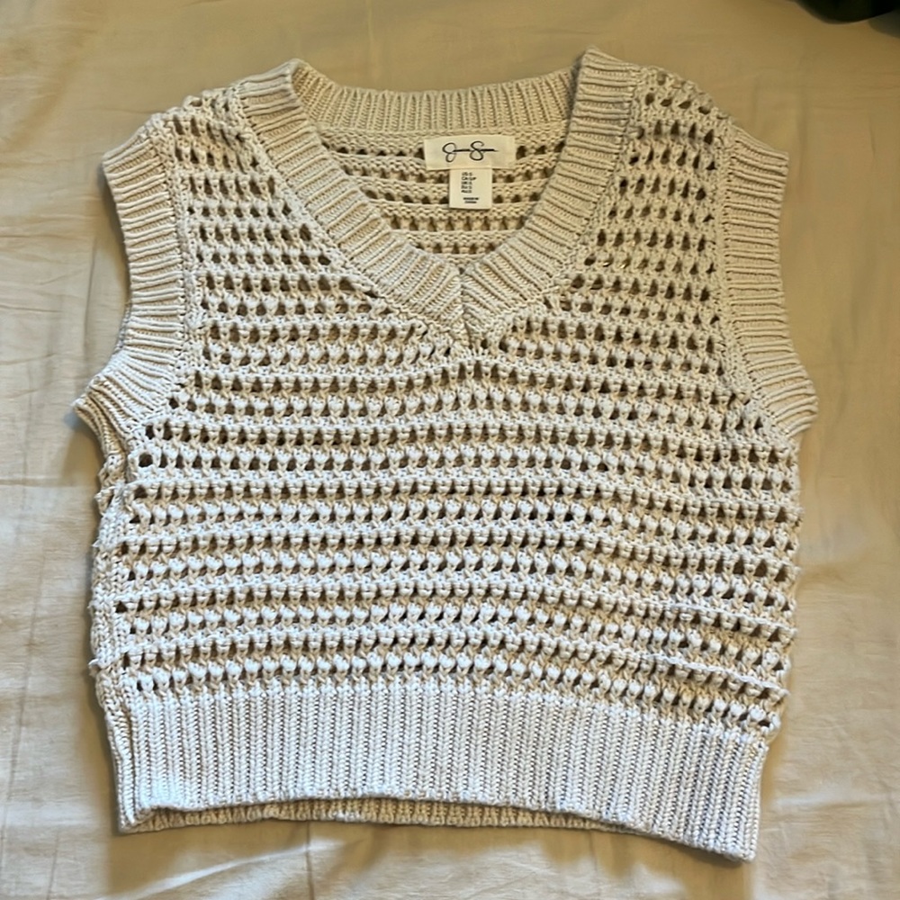 Jessica Simpson v neck sweater vest
